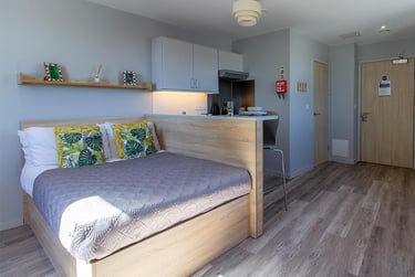 1 bed studio, Bonhay Road, St David's, Exeter, EX43AY - Image 13